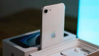 Apple iPhone SE 4 Launch: Next-Gen Affordable iPhone With OLED Display, A18 Chip Will Reportedly Launch In 2025; Details